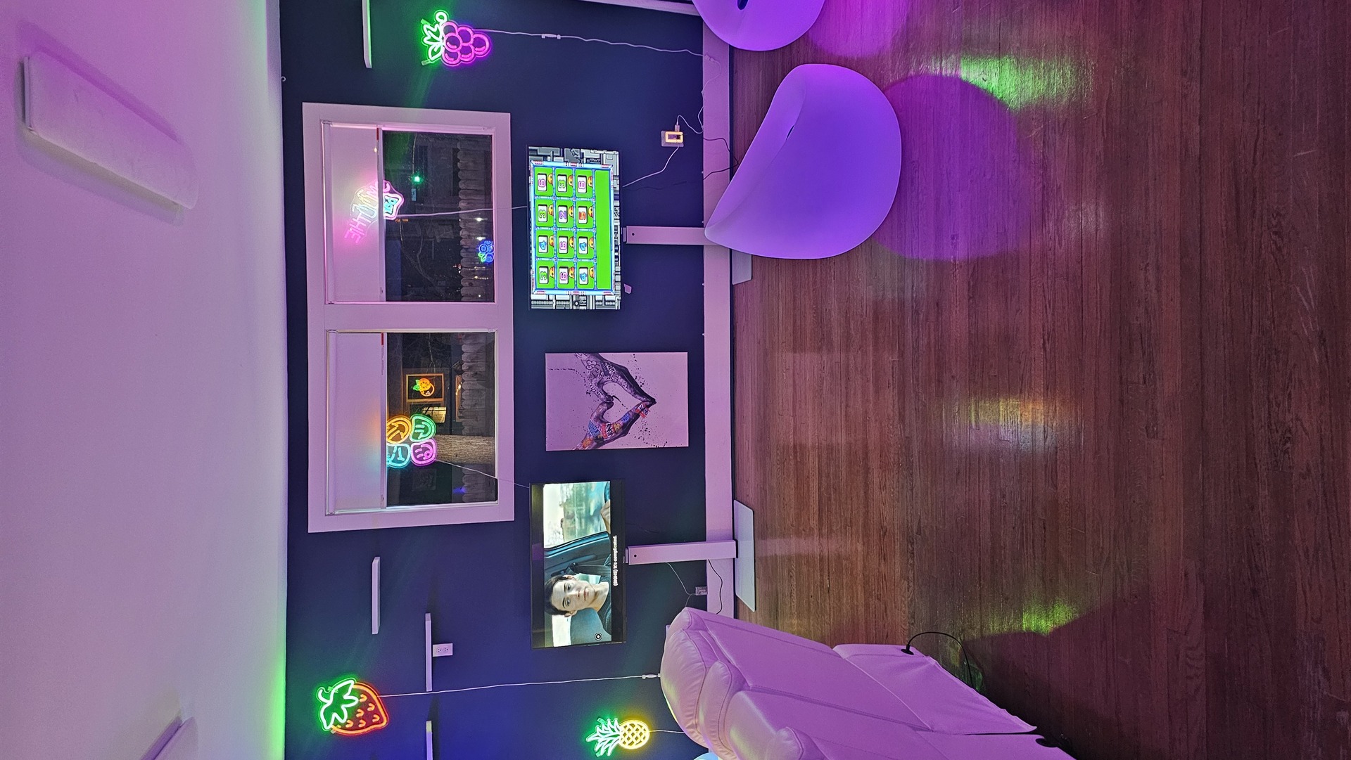 Interior 2